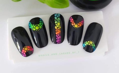 Neon Pigment Nail Designs, Nail Pigment Designs, Neon Pigment Nail Art, Pigment Powder Nails Designs, Pigment Powder Nails, Black And Neon Nails, Beach Nails Art, Beginner Nail Designs, 2023 Beach