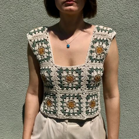 Crocheted cotton crop top in granny square technique - Designer AvgustKnit - Pinkoi Crochet Granny Square Clothes, Nepal Clothing, Squared Clothes, Summer Top Pattern, Crochet Top Dress, Crochet Tank Tops, Linen Crop Top, Crochet Hexagon, Crochet Quilt