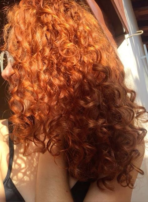 Ginger With Curly Hair, Curly Ginger Hair Aesthetic, Long Curly Ginger Hair, Red Head Curly Hair, Curly Red Head, Curly Hair Orange, Curly Orange Hair, Orange Curly Hair, Ginger Curly Hair