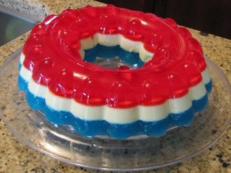 4th Of July Jello, Jello Salad Recipes, Ribbon Salad, Jello Mold Recipes, Mold Recipes, Layered Jello, Jello Dessert, Jello Dessert Recipes, Tupperware Recipes