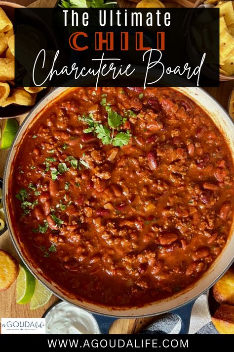 Family Chili Charcuterie Board, Charcuterie Board Chili, Chili Bar Party Fall Halloween, Chili Grazing Table, Chili Cook Off Decorations Ideas, Chilli Charcuterie Board Ideas, Chili Board Ideas Party, Chilli Charcuterie Board, Chilicuterie Board