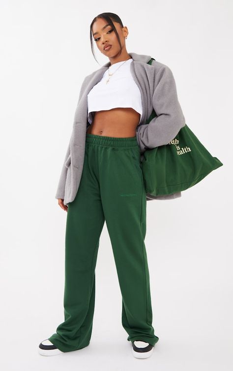 Wide Leg Joggers Outfit, Sweat Pants Outfit, Baggy Joggers, Comfy Bottoms, Wide Leg Joggers, Grey Sweats, Minimal Accessories, Joggers Outfit, Wide Leg Sweatpants