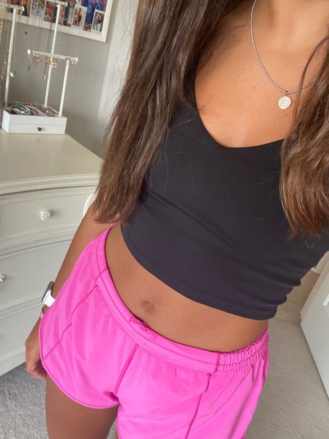 Lululemon Fits Preppy, Lululemon Summer Outfit, Preppy Girl Pfp, Lululemon Aesthetic Outfits, Preppy Lululemon Outfits, Lulu Closet, Aesthetic Lululemon, Lululemon Girl, Cute Lululemon Outfits