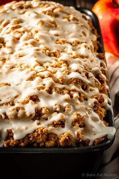 Apple Crumble Bread, Fuji Apple Recipes, Crumb Topping Recipe, Poppyseed Cake, Bread Quick, Apple Bread Recipe, Bread Pudding With Apples, Apple Fritter Bread, Apple Recipes Easy