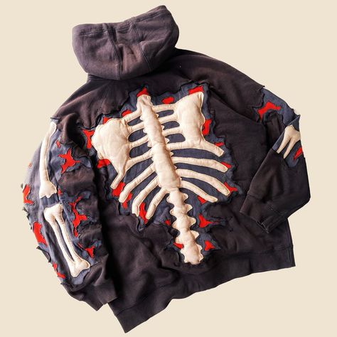 REWORKED CRACKY 3D PUFF SKELETON SUN FADED ZIP HOODIE SIZE XL -Size XL (26x29”) inch -Upcycled zip hoodie, combining elements of several materials and mashing them into one, cut & sew -Please see measurements before purchasing -Worldwide shipping -Please allow 1-2 weeks for shipping & handling -All sales are final -No return & refund Now available on website. Link in bio Upcycle Zip Up Hoodie, Old Hoodie Diy, Clothing Upcycle Diy, Diy Hoodies, Painted Hoodie, Upcycled Hoodie, Diy Hoodie, Skeleton Clothes, Hoodie Upcycle