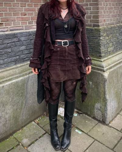 Boho Gothic Outfit, Flared Sleeve Outfit, How To Style A Shawl Outfit, Edgy Bohemian Outfits, Simple Punk Outfits, Brown Goth Outfit, Whimsigoth Pants Outfit, Outfits For Big Thighs, Casual Whimsigoth Outfits