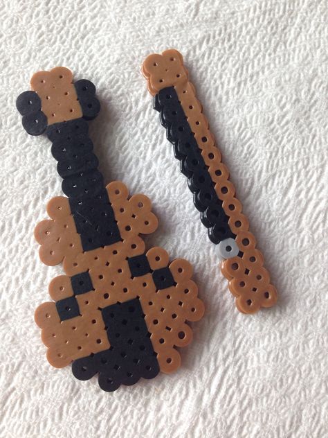 Cool Violin or Viola! Violin Perler Beads, Perler Bead Patterns Music, Cool Violin, Melty Bead Designs, Melt Beads, Melt Beads Patterns, Hamma Beads Ideas, Easy Perler Bead Patterns, Melty Bead Patterns