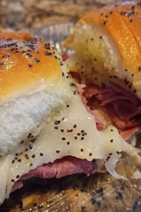 Pastrami Sliders, Hot Pastrami Sandwich, Hawaiian Roll Sliders, Hawaiian Roll, Sandwich Day, Pastrami Sandwich, Hawaiian Sweet Rolls, Hawaiian Rolls, Sweet Rolls