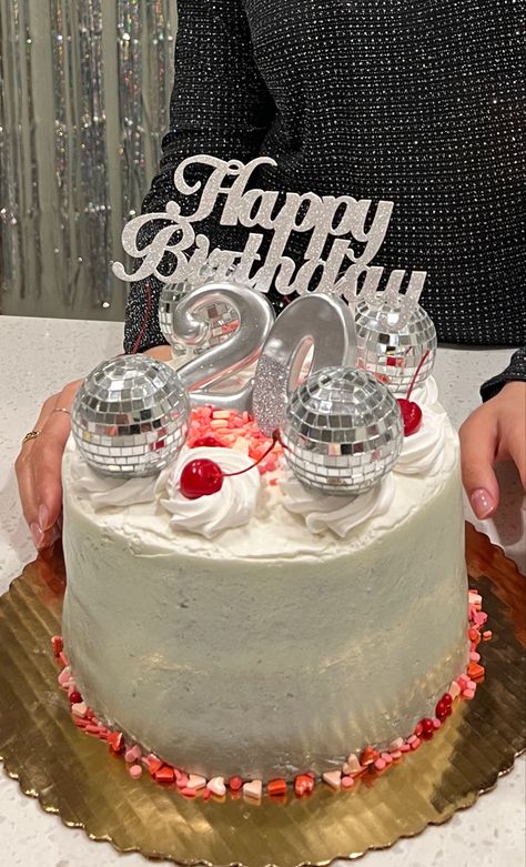 18th Cakes Birthday, Bolos Aesthetic, Sparkly Birthday Cake, 20th Birthday Cake, 21 Cake, Birthday Drip Cake, Bolo Red Velvet, 20 Birthday Cake, 18th Cake