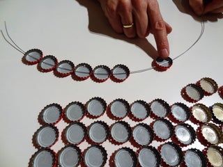 Make a Bottle Cap Bag : 11 Steps (with Pictures) - Instructables Bottle Cap Planter, Bottle Cap Purse, Bottle Cap Garland, Diy Bottle Cap Projects, Beer Bottle Cap Art Diy Craft Ideas, Bottle Cap Clothes, Bottle Cap Belt, Bottle Cap Fashion, Diy Beer Bottle Cap Crafts