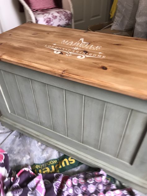 Upcycle Toy Box Ideas, Painted Wooden Blanket Chest, Upcycled Blanket Box Ideas, Blanket Box Upcycle, Storage Chest Makeover, Wooden Chest Makeover, Blanket Box Makeover, Annie Sloan Chateau Grey, Wooden Blanket Box