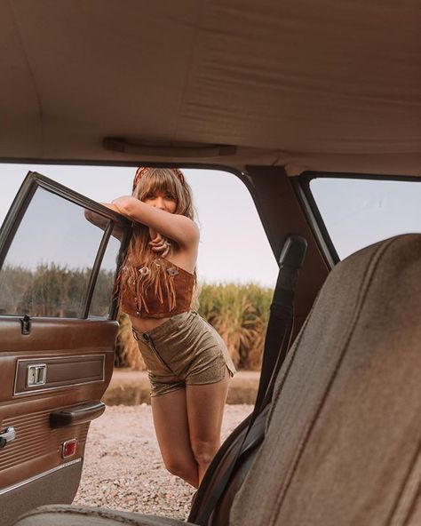 Retro Car Photoshoot, Hippie Photoshoot, Vintage Car Photoshoot, Boohoo Chic, Dripping In Gold, Car Editorial, Aussie Style, Car Shoot, Classic Car Photoshoot