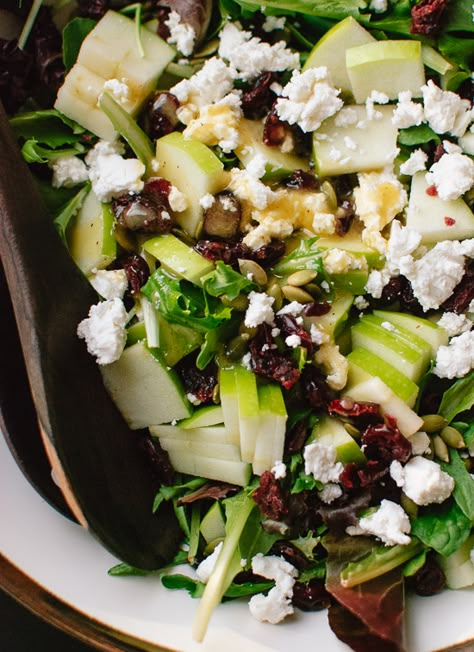 Favorite Green Salad with Apples, Cranberries, and Goat Cheese Green Salad With Apples, Healthy Thanksgiving Sides, Thanksgiving Side Dishes Healthy, Salad With Apples, Green Salad Recipes, Salad Mixed Greens, Apples And Cheese, Simple Green Salad, Healthy Thanksgiving