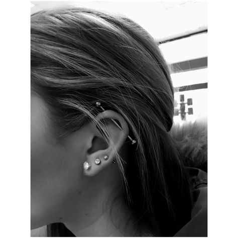 Scaffold Piercing, Scaffolding Piercing, Piercing Girl, Industrial Piercing, Piercing Ideas, Scaffolding, Ear Piercings, Aesthetic Pictures, Piercings