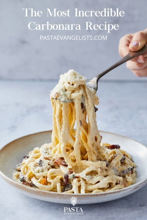 Pasta Evangelists, Carbonara Recept, Fresh Restaurant, Pasta Carbonara Recipe, Gourmet Pasta, Carbonara Sauce, Carbonara Recipe, Pasta Carbonara, Carbonara Pasta