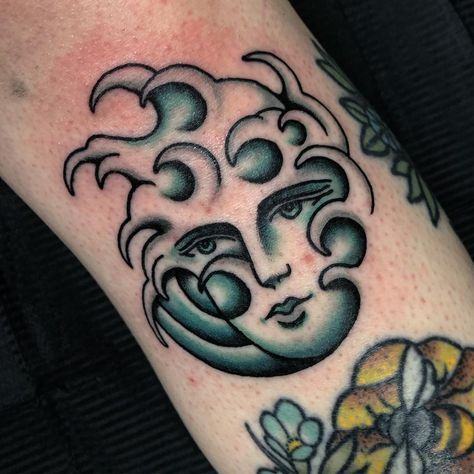 Ocean wave face tattoo  Alex T. Frazer on Instagram: “Wavey lady for wee good egg @whoisalisonwonderland  #manchestertattoo #toothandtalontattoo #traditionaltattoo #tradtatz #traditionalartist…” Wave Traditional Tattoo, American Traditional Wave Tattoo, Finger Waves Tattoo, Traditional Wave Tattoo, American Wave, Ocean Tattoo, Wave Tattoo, Water Tattoo, Ocean Tattoos