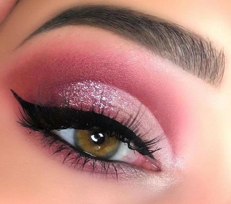 Teknik Makeup, Makeup Cantik, 15 Makeup, Make Up Tutorials, Pink Eye Makeup, Make Up Inspiration, Glitter Eye Makeup, Eye Makeup Designs, Braut Make-up