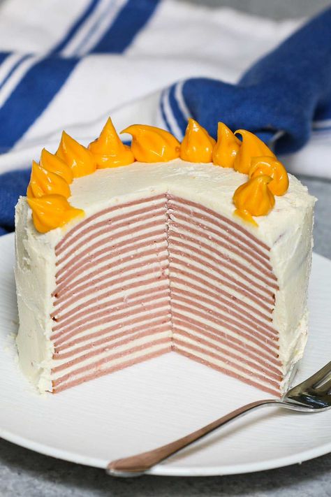 Don’t let the name fool you! This isn’t a sweet ‘cake’ for dessert. Bologna Cake is a simple, savory Southern dish, popularly served as an appetizer or side dish at potlucks or family events. You may have heard of this unique meal in Sweet Home Alabama. Whether you’re curious or amused, you’ve got to give this bologna cake recipe a try. Bologna Cake, Inside Cake, Hosting Ideas, School Recipes, Southern Dishes, Sweet Cake, Cake Baking, Easy Fall, Pinterest Recipes