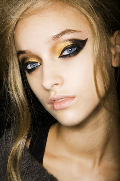 Color Guard Makeup, Makeup Questions, Extreme Make-up, Dramatic Wedding Makeup, Bold Eye Makeup, Angels Beauty, Runway Makeup, Dramatic Eyes, Makeup Guide