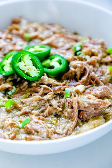 Green Chile Pork Carnitas - Instant Pot #instantpot #maindishes Baked Ranch Pork Chops, Green Chile Pork, Pork Steak Recipe, Green Chili Pork, Mexican Pulled Pork, Easy Baked Pork Chops, Pork Carnitas Recipe, Keto Green, Green Chili Recipes