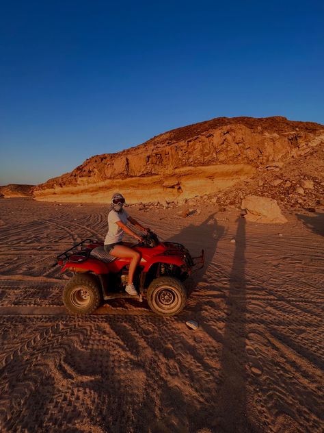 Hurghada Egypt Photography, Egypt Sunset, Quad Riding, Girl Activities, Sky Vibes, Summer Desert, Hurghada Egypt, Memories Photo, Happy Person