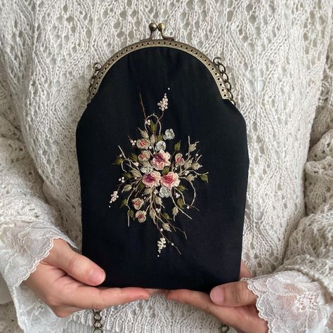 Sac brodé floral fait main