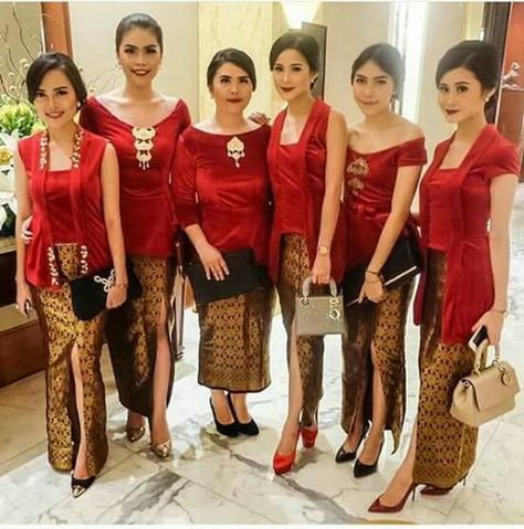 Ygvh Blazer Batik, Bridesmaid Kebaya, Batik Blazer, Kebaya Bridesmaid, Indonesian Kebaya, Mode Batik, Kebaya Lace, Javanese Wedding, Kebaya Wedding