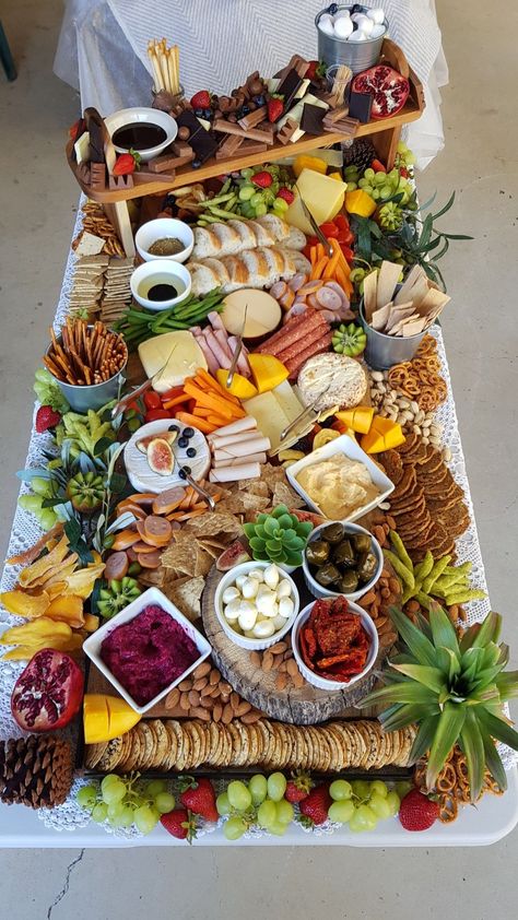 Homemade Grazing Table, Antipasto Table Presentation, Superbowl Grazing Table, Western Theme Grazing Table, 30th Birthday Grazing Table, Grazing Table For 20, Spring Grazing Table, Grazing Table For 30 People, Indian Grazing Table