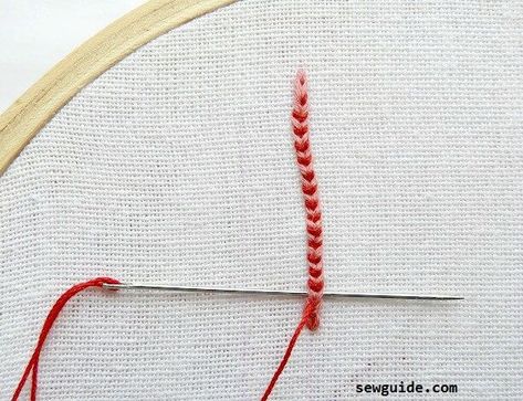 Braid Stitch: 10 beautiful stitches that look like braids - Sew Guide Embroidery Braid Stitch, Braided Embroidery Stitch, Braid Stitch Embroidery, Easy Embroidery Ideas, Braided Stitch, Braid Embroidery, Braid Stitch, Braided Chain Stitch, Embroidery Stitches Beginner