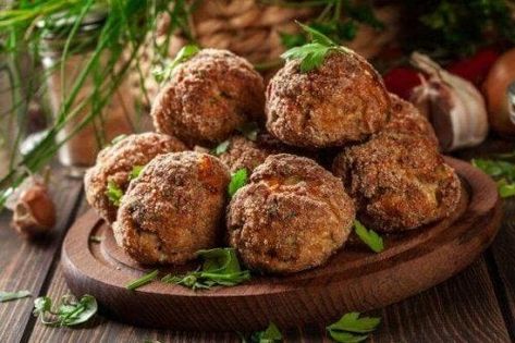 Meatballs In Oven, Baked Meatball Recipe, Baked Chicken Meatballs, Slow Cooker Meatballs, Perfect Diet, Cook Chicken, Munnar, God Mat, Chicken Meatballs