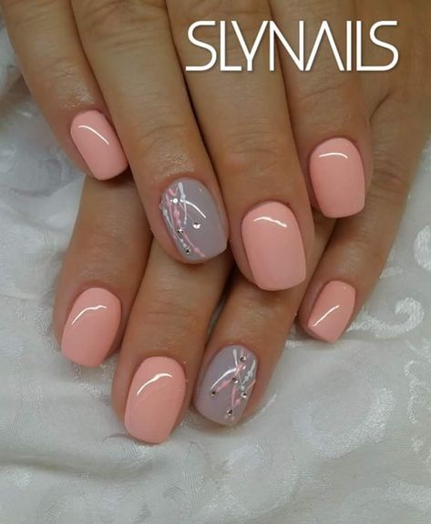 Belleza y maquillaje Classy Spring Nails Short, Classy Spring Nails Square, Nail Ideas For Summer Wedding, Gel Nail With Accent Nail, Fashion Short Nails 2023, Spring Nails For Work, Springtime Nails Pastel Colors, Peach Colored Nails Designs, Elegant Nails Classy Simple