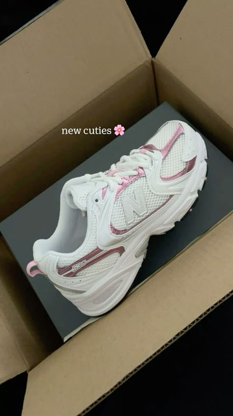 Cute Sneakers Aesthetic, Custome Ideas, Marketing Ideas Social Media, Social Media Marketing Ideas, Pretty Sneakers, Trendy Shoes Sneakers, Dr Shoes, Pretty Shoes Sneakers, Kicks Shoes