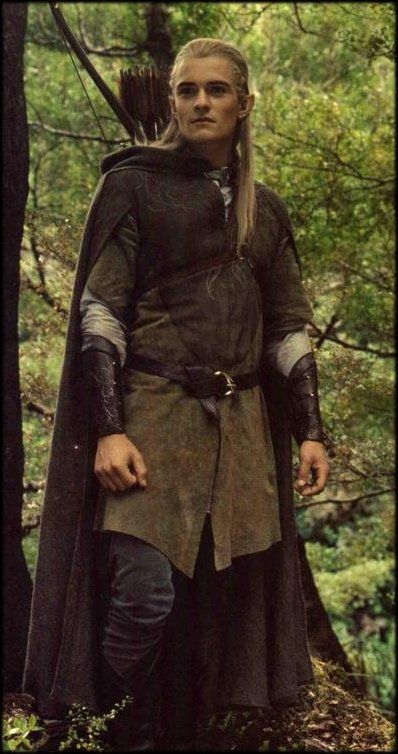 I know I pin so many pictures of Legolas, but he is beautiful. No argument. If you do argue - your argument is invalid. Orlando Bloom Legolas, Legolas And Thranduil, Roi Arthur, Between Two Worlds, Tauriel, Fellowship Of The Ring, Orlando Bloom, Thranduil, Medieval Clothing