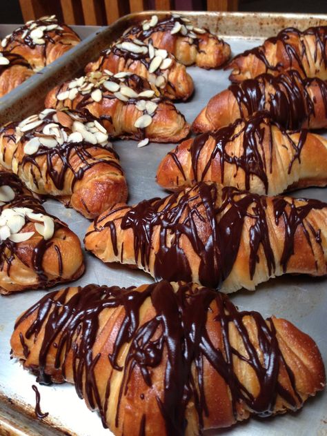 Croissant Board, Chocolate Croissant Aesthetic, Croissant With Chocolate, Chocolate Hazelnut Croissant, Chocolate Danish, Croissant Dessert, Croissant Cookie, Croissant Chocolate, Danish Cookies