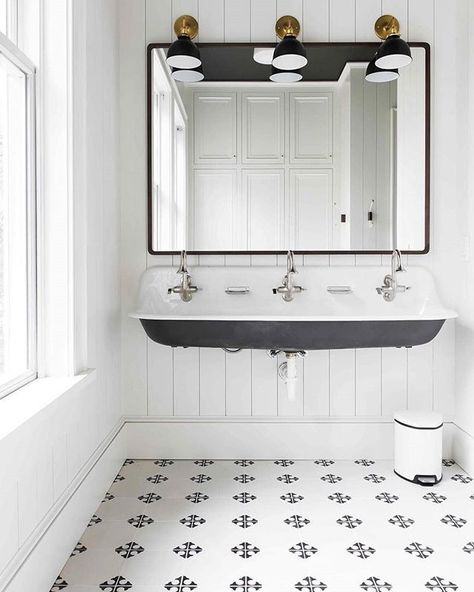 simple statements in black and white thanks to our cross cement tile. #cementtiles #bathroomdesign #cletile  design|photo:@cortneybishopdesign Black And White Vanity, Bathroom Black And White, Farmhouse Bathroom Design, Bathroom White, Pool Bathroom, Bathroom Features, Accessible Bathroom, Bathroom Black, Tiles For Bathroom