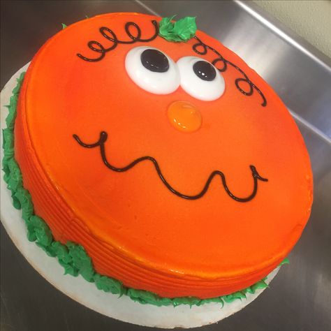 Halloween Dq Cakes, Single Layer Halloween Cakes, Halloween Cakes Ideas, Thanksgiving Cakes Decorating, Haloween Cakes, Fall Cakes Decorating, Walmart Cakes, Easy Pumpkin Decorating, Dq Cakes