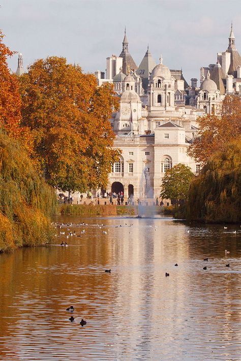 London In Autumn Aesthetic, London Autumn Aesthetic, Autumn Dates, London In The Fall, Fall In London, Autumn England, French Autumn, Uk Autumn, London November