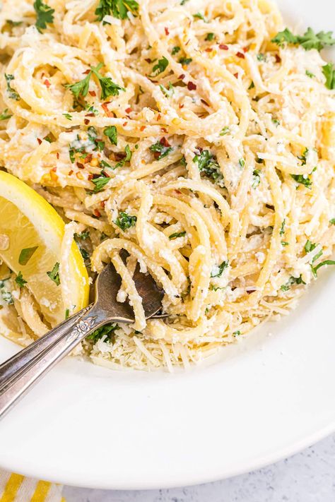 Quick Lemon Ricotta Spaghetti 12 Tomatoes, Quick Lemon Ricotta Spaghetti, Low Fat Pasta Recipes, Ricotta Spaghetti, Ricotta Pasta Sauce, Pasta Recipe Creamy, Pasta Lemon, Lemon Ricotta Pasta, Summer Pasta Recipes