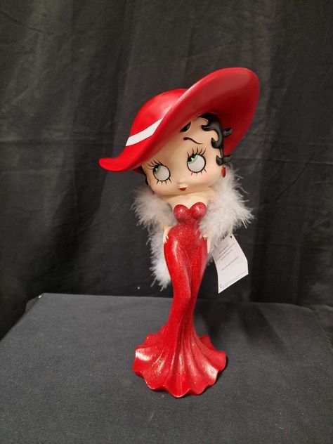 Holly Core, Clay Chibi, Betty Boop Doll, Holly Would, Betty Boop Figurines, Betty Boop Cartoon, Edgy Makeup, Vintage Character, Red Hat