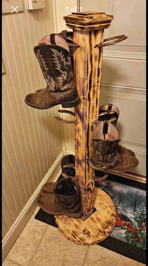 Boot Hooks Diy, Pallet Boot Rack, Horseshoe Coffee Cup Holder, Ffa Wood Projects, Cowboy Boots Repurposed Ideas, Western Craft Ideas Diy, Cowboy Boot Storage Diy, Small Wood Work Projects, Cowhide Furniture Ideas