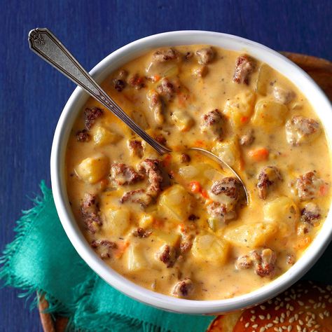 Cheeseburger Soup American Soup, Cheese Burger Soup Recipes, Cheddar Cheese Soup, Hamburger Soup, Cheeseburger Soup, Best Soup Recipes, Velveeta Cheese, Cheese Burger, Potato Soup Recipe