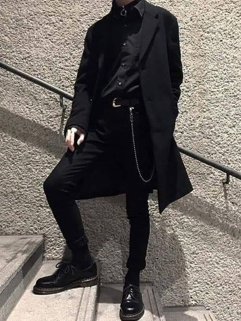 Goth Guys, Lucky Blue Smith, Gothic Outfits, Fashion Streetwear, Dark Fashion, Edgy Outfits, Character Outfits, His Hands, Grunge Outfits