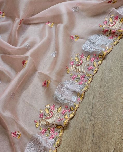 Pink Embroidery Saree, Pink Saree With Intricate Embroidery, Border Design Saree, Pink Embroidered Saree, Luxury Pink Embroidered Saree Fabric, Ghagra Design, Pink Embellished Organza Saree, Blackpink Black, Elephant Embroidery