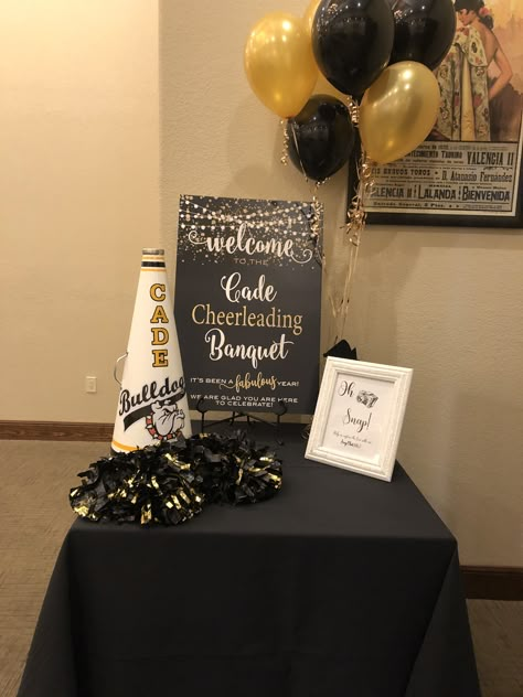 Football And Cheer Banquet Ideas, Cheer Banquet Themes, Cheer Banquet Backdrop, Cheerleading Centerpieces Banquet Ideas, Cheer Banquet Photo Backdrop, Cheerleader Banquet Ideas Centerpieces, Cheer Table Centerpieces, Banquet Decorations Elegant, Cheerleader Banquet Ideas