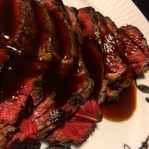 Sauce Demi-Glace Recipe: How To Make The Ultimate Classic French Sauce Demi Glaze Recipe, Demi Glaze Sauce, Demi Glaze, Bordelaise Sauce, French Sauces, Red Wine Sauce, Brown Sauce, Homemade Beef, Steak Sauce