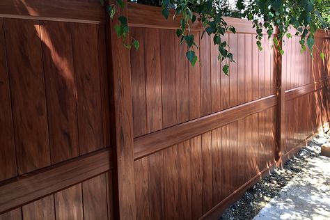 Mocha Walnut Vinyl Fence | Factory Direct | Vinyl Fence Wholesaler Vinyl Fence Colors, Wood Grain Vinyl Fence, Fence Colors, Home Fence, Corrugated Metal Fence, Fence Design Ideas, Fence Gates, Vinyl Privacy Fence, Vinyl Fencing