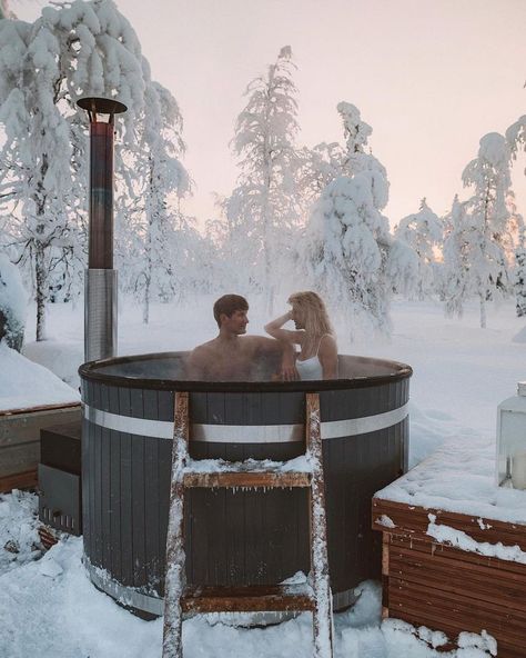 Winter hot tub at Northern Lights Ranch, Levi, Finland #laplandtravel Winter Hot Tub, Northern Lights Ranch, Hot Tub Deck, Outdoor Tub, Christmas In Europe, Lapland Finland, Jacuzzi Outdoor, Snowy Forest, Spa Design