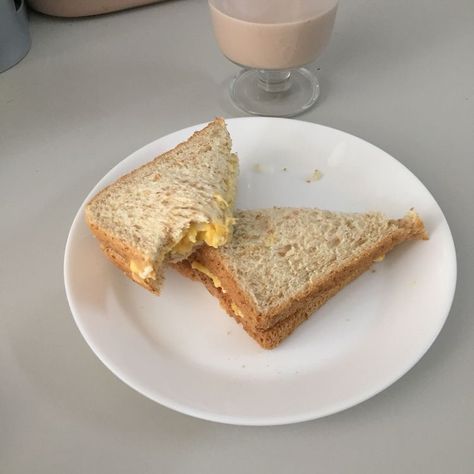 Egg Sandwich Aesthetic, Breakfast Egg Sandwich, Sandwich Aesthetic, Aesthetic Eating, Egg Sandwich Breakfast, Eggs Breakfast, Egg Sandwich, My Breakfast, Egg Sandwiches