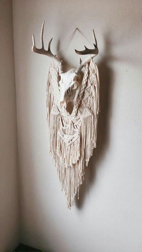 Cow Skull Macrame, Deer Skull Macrame Wall Hanging, Deer Skull Macrame, Antler Macrame, Deer Antler Crafts, Macrame Wall Hanging Tutorial, Western Bedroom Decor, Antler Crafts, Doilies Crafts