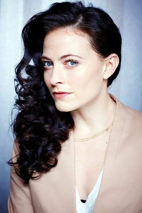 Lara Pulver, Irene Adler, Change Photo, My Escape, Get Angry, Sherlock Bbc, Lucky Girl, Beauty Queens, Pretty Hairstyles